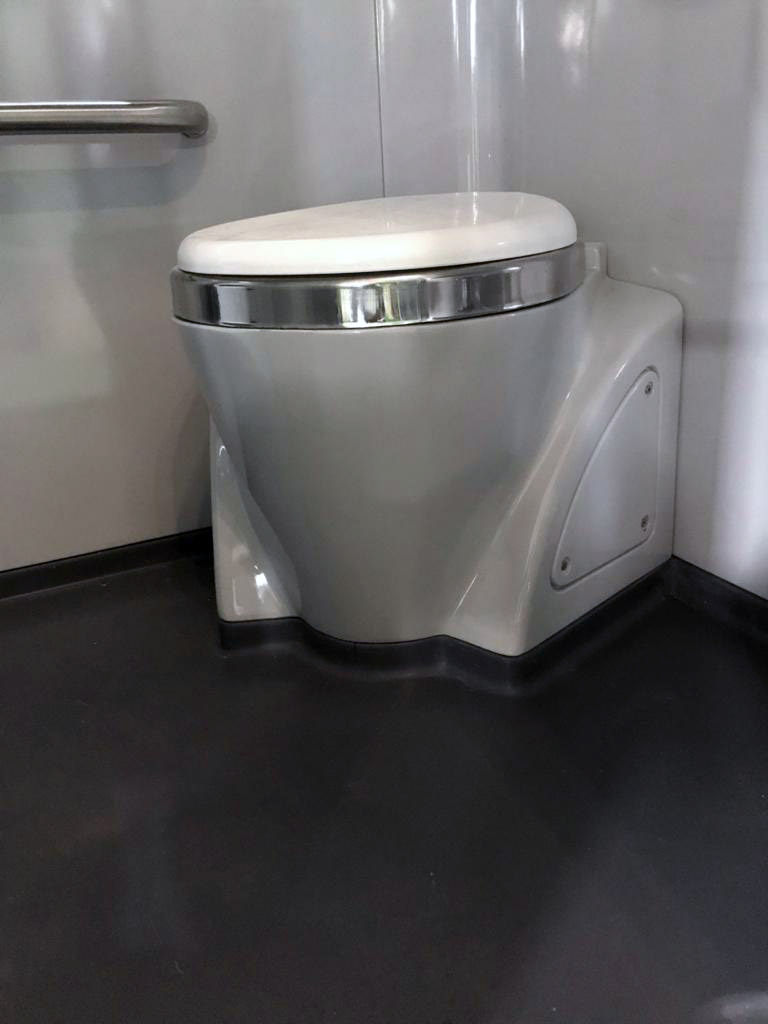 Toilet cabin
